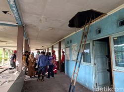 Pemuda Misterius Tewas Kesetrum di Plafon Gudang Pakan Ikan Purwokerto
