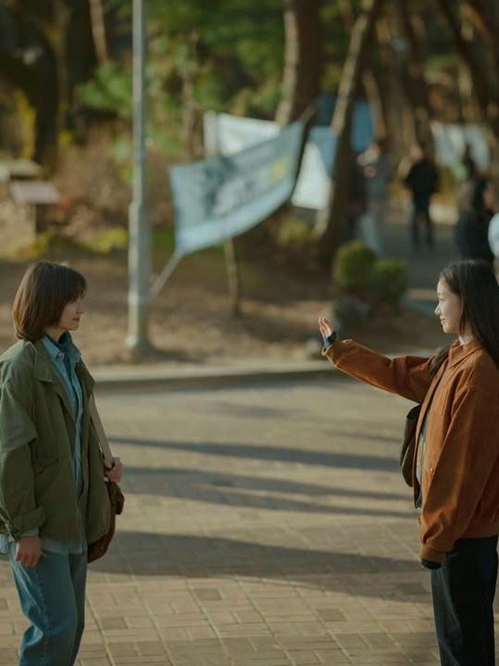 You and Everything Else merupakan salah satu drama Korea terbaru di bulan ini yang secara resmi tayang sejak Jumat, (12/9/2025). Drama Korea ini merupakan serial original Netflix yang menghadirkan genre coming-of-age hingga romansa.
