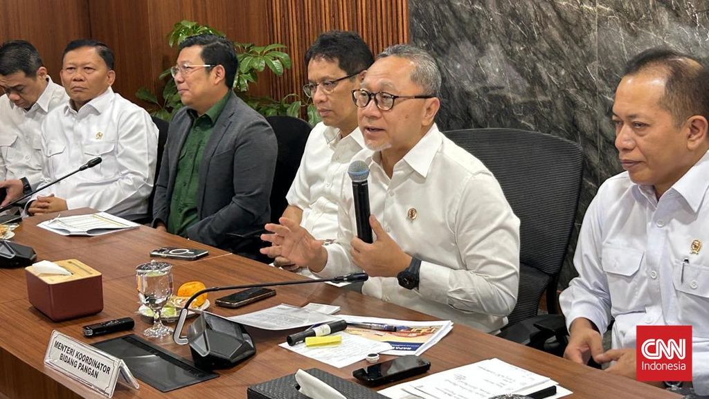 Target Bebas Sampah 80 Persen di 2029, Zulhas Ajak Pilah dari Rumah