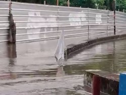 Jalan Ciledug Raya Cipulir Banjir Diduga Dipicu Turap Jebol, Ini Titiknya