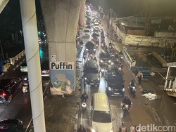Banjir di Jalan Ciledug Raya Jaksel Mulai Surut, Lalin Kembali Normal