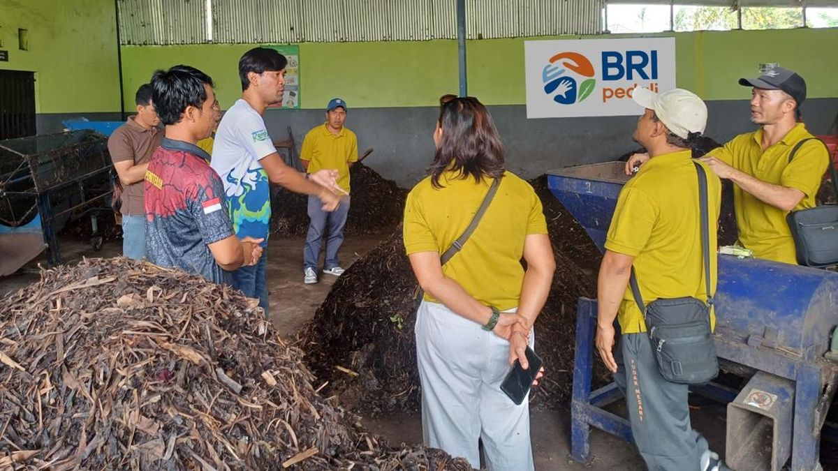 BRI Peduli Latih Warga Bali Olah Sampah Jadi Kompos Berkualitas