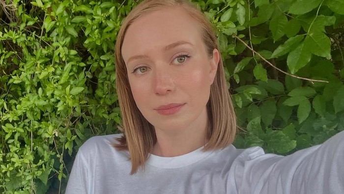 Hannah Einbinder suarakan dukungannya untuk Palestina. Ia menyampaikan secara terang-terangan dalam pidato kemenangannya di Emmy Awards 2025.