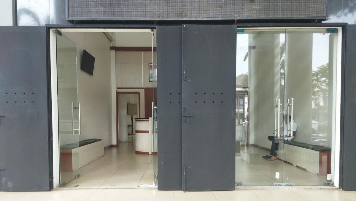 Kantor Bupati Pandeglang Dipasangi Pintu Besi Antisipasi Aksi Massa