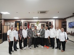 Kapolda Irjen Herry Heryawan Tekankan Peran Penting Pers Hijaukan Riau