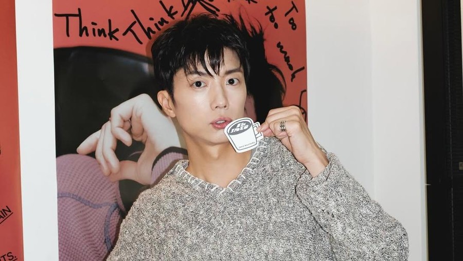 Lirik Lagu Think Too Much - Jang Wooyoung feat Damini - Insertlive.com Lirik Lagu Think Too Much - Jang Wooyoung feat Damini