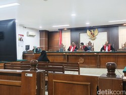 Sari Pudjiastuti Dituntut 3 Tahun Bui di Kasus Korupsi Jalan Sabbang-Tallang