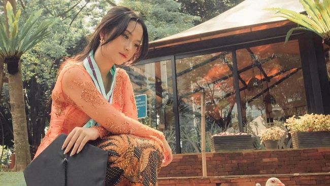 Raissa Anggiani Dapatkan Gelar Sarjana, Buktikan Bisa Kuliah dan Musik