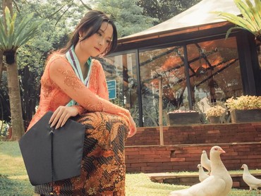 img-title Raissa Anggiani Raih Gelar Sarjana, Bukti Bisa Bermusik Sambil Kuliah