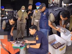 Bukan ke Pabriknya, Petugas di Surabaya Malah Razia Penjual Rokok Ilegal