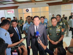 Diantar Dasco ke Rapat Komisi I DPR, Menhan Sjafrie Ungkap Maknanya