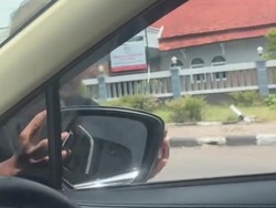 Viral! Aksi Pria Diduga Rekayasa Kecelakaan di Cirebon