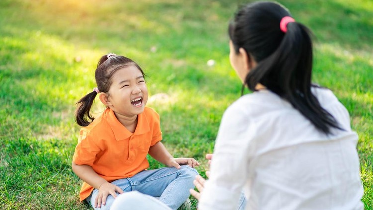 Terbukti pada 1000 Anak, Psikolog Ungkap 1 Kalimat Buat Anak Merasa Didengar & Dimengerti Terbukti pada 1000 Anak, Psikolog Ungkap 1 Kalimat Buat Anak Merasa Didengar & Dimengerti