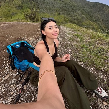 Wendy Walters Unggah Siluet Diduga Pacar Baru, Netizen Tebak-tebakan Sosoknya