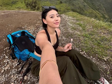img-title Wendy Walters Unggah Siluet Diduga Pacar Baru, Netizen Tebak-tebakan Sosoknya