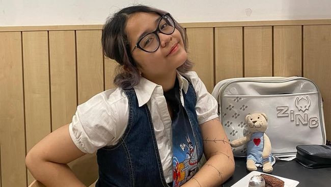 Gaya Penulisan dan Bahasa Inggris Dikritik, Ini 7 Potret Cinta Kuya Kuliah di Amerika Serikat