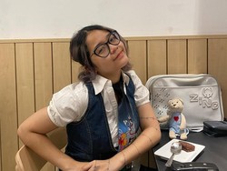 Gaya Penulisan & Bahasa Inggris Dikritik, Ini 7 Potret Cinta Kuya Kuliah di Amerika Serikat