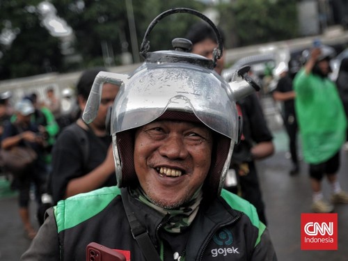 Kebijakan baru mengatur porsi pendapatan pengemudi ojol yang semula hanya sekitar 80 persen akan dinaikkan menjadi 92 persen.