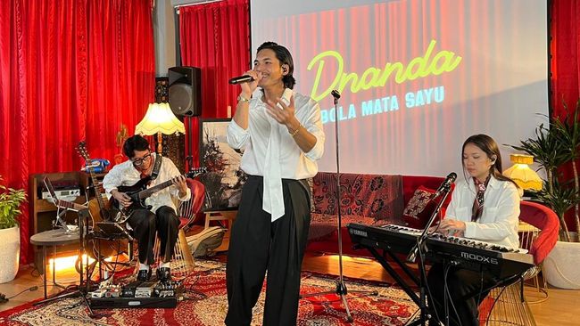 Dnanda Tuangkan Perasaan Kagum Lewat Single Romantis Bola Mata Sayu