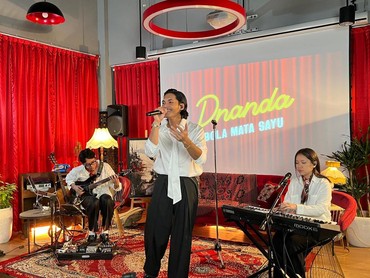 Dnanda Tuangkan Perasaan Kagum Lewat Single Romantis 'Bola Mata Sayu'