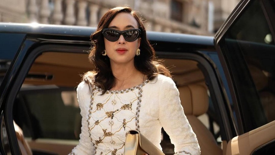 Gaya Widiyanti Putri Wardhana Pakai Baju Chanel Gaya Widiyanti Putri Wardhana Pakai Baju Chanel