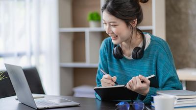 ShopeeVIP Gandeng Duolingo, Belanja Jadi Seru & Upgrade Diri Lebih Fun