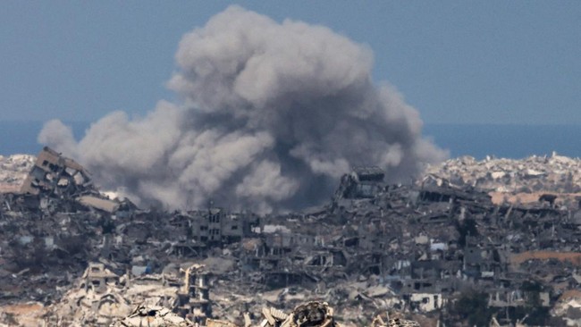 Israel dilaporkan menggunakan bom robot (explosive robots) untuk membunuh warga Jalur Gaza Palestina dalam invasi darat terbarunya di Gaza City.