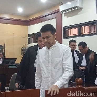 Terjerat Kasus Vape Berisi Narkoba, Jonathan Frizzy: Hidup Saya Hancur