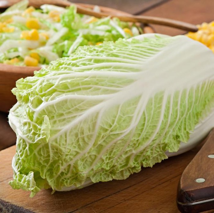 Kubis adalah sayuran sederhana yang harganya terjangkau namun kaya serat dan nutrisi penting untuk tubuh. Konsumsi kubis secara rutin dapat membantu menjaga rasa kenyang lebih lama sehingga mendukung keberhasilan diet sehat.