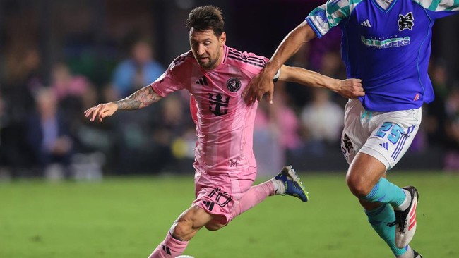 Lionel Messi mempertajam rekor assist terbanyak sepanjang masa saat membawa Inter Miami menang 3-1 atas Seattle Sounders pada lanjutan MLS, Rabu (17/9).