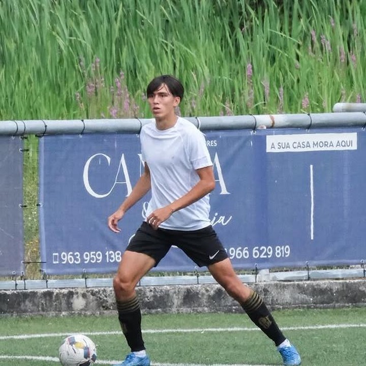 <p>"<em>What a journey&hellip;</em> bocah kecil dari TangSel <em>@lionel.sinathrya</em> sekarang udah mau debut di Portugal," tulis Darius di Instagram. (Foto: Instagram @darius_sinathrya)</p>