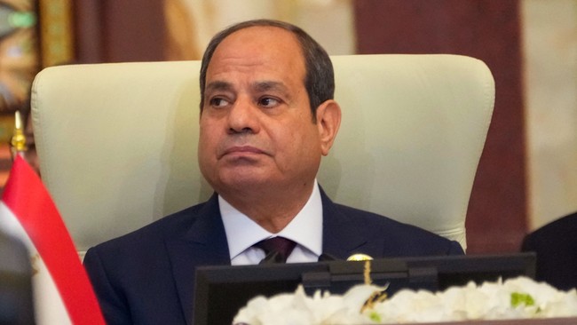 Presiden Mesir Abdel Fattah El Sisi mengecap Israel sebagai musuh saat berpidato di hadapan para pemimpin Arab-Islam di Doha, Qatar, Senin (15/9).