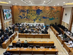 Baleg DPR Pastikan RUU Transportasi Online Masuk Prolegnas Prioritas 2026