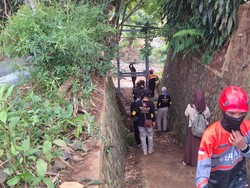 Jembatan Gantung Akhiri Derita Pelajar Sukabumi Seberangi Sungai