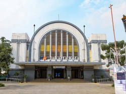 Stasiun Jakarta Kota: Dari Warisan Kolonial ke Nadi Transportasi Modern