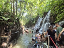 Cerita Turis Belanda Liburan di Tengah Cuaca Ekstrem Landa Bali