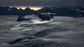 FOTO: Upaya Pencarian Mineral Berharga di Greenland