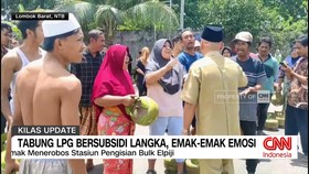 VIDEO: Tabung LPG Bersubsidi Langka, Emak-Emak Emosi