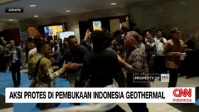 VIDEO: Aksi Protes di Pembukaan Indonesia Geothermal