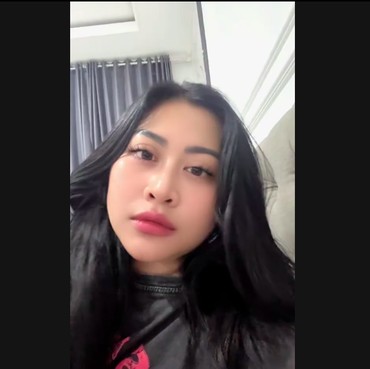 7 Foto Boiyen yang Bikin Pangling hingga Dikira Rachel Vennya