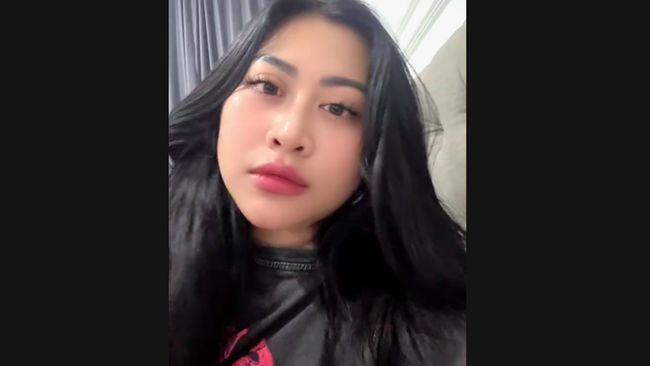 7 Foto Boiyen yang Bikin Pangling hingga Dikira Rachel Vennya