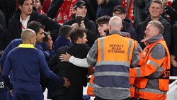 Diego Simeone Diusir Wasit Usai Cekcok dengan Fans Liverpool