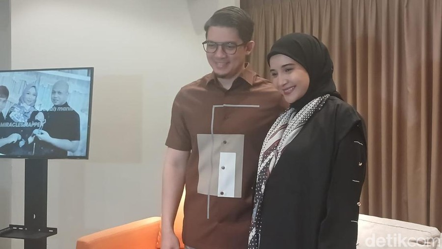 Irwansyah dan Zaskia Sungkar Irwansyah dan Zaskia Sungkar ditemui di Morula IVF Jakarta, Menteng, Jakarta Pusat, Kamis (!8/9/2025).