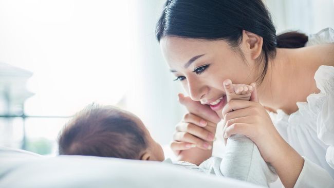 Kapan Bayi Bisa Mengontrol Emosinya? Kenali Perkembanganya dari Usia 0-12 Bulan