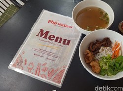 Slurp! Nikmatnya Pho Vietnam dengan Kuah Dimasak 18 Jam di Kawasan Cibubur