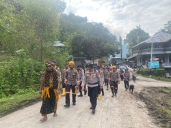 2 Anjing Pelacak Dikerahkan Bantu Pencarian Korban Banjir Bandang di NTT