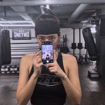 Punya Hobi Baru, Simak Potret Aktris Korea Seol In Ah Saat Latihan Boxing 
