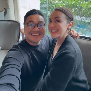 Cerita Rianti Carthwright Liburan ke Gunung Bromo Bareng Anak & Suami