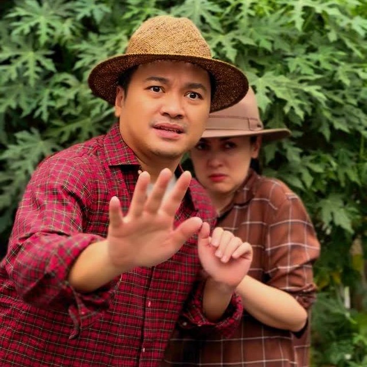 <p>Tak hanya kompak dalam urusan rumah tangga, Rianti dan suami juga sering kompak setiap kali membuat konten lucu di media sosial. Keduanya kerap membuat konten berisi kehidupan rumah tangga yang <em>relate</em> dengan suami istri. Tak&nbsp;jarang&nbsp;konten parodi keduanya sering kali menjadi viral di media sosial, Bunda. (Foto: Instagram @casalfonso/ @riantic)</p>