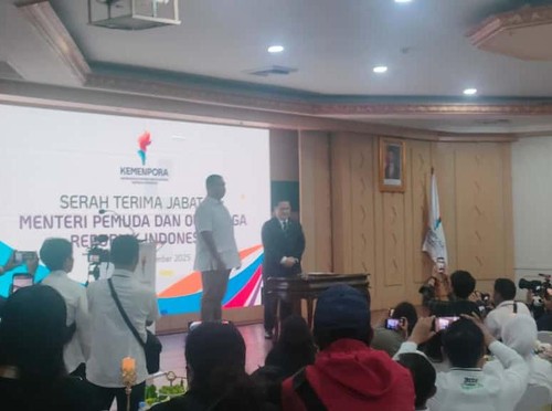 Erick Thohir Resmi Serah Terima Jabatan Menpora dengan Dito Ariotedjo